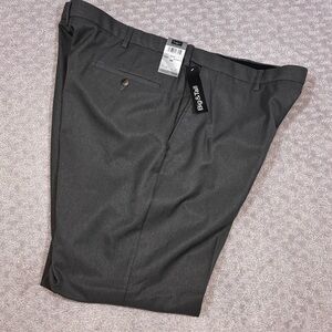Haggar Mens Grey  Dress Pants  Size 46x32 Big And Tall NEW